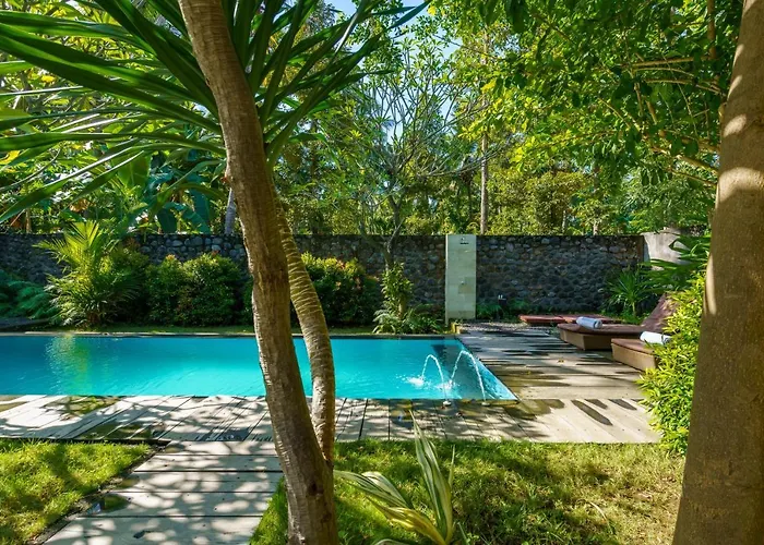 Гостевой дом Coco Garden Pool