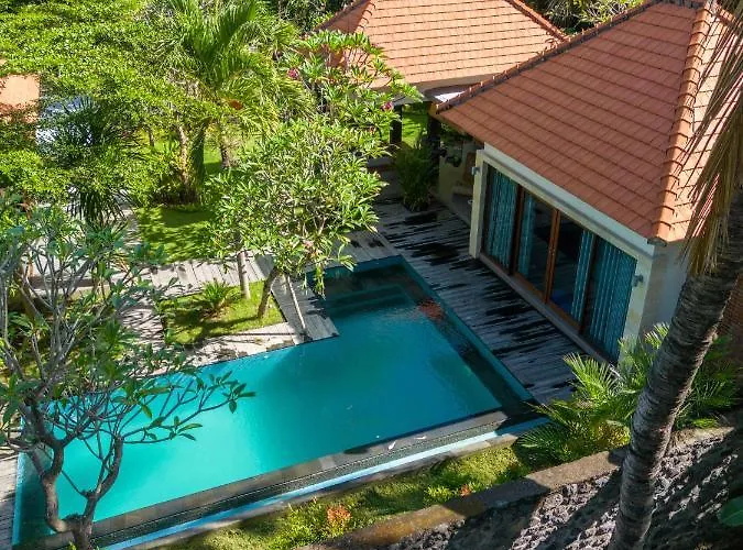 Coco Garden Pool Kubutambahan