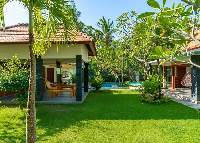 Coco Garden Pool